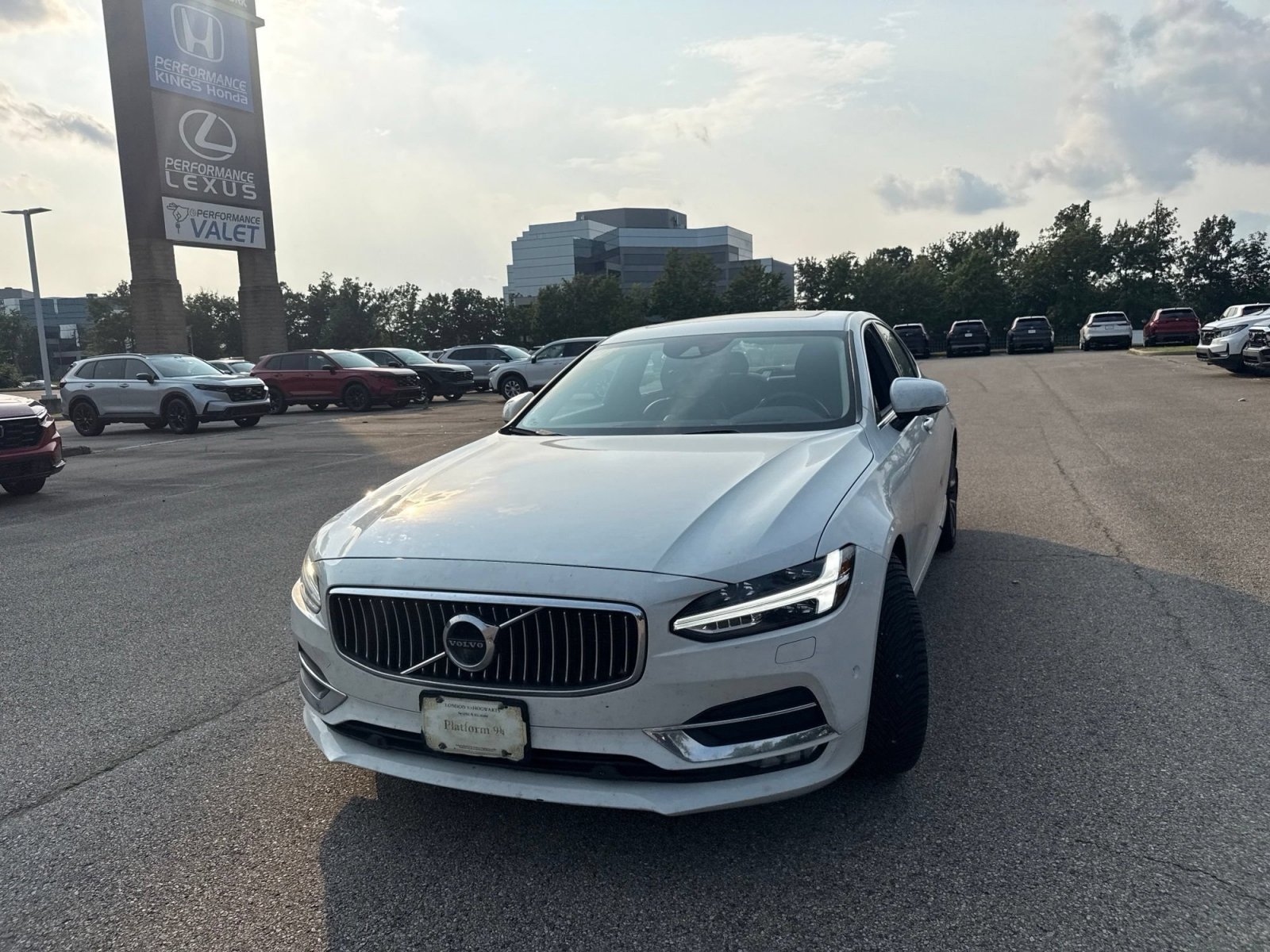 Used 2017 Volvo S90 T6 Inscription w/ Vision Package AWD/4WD image 19