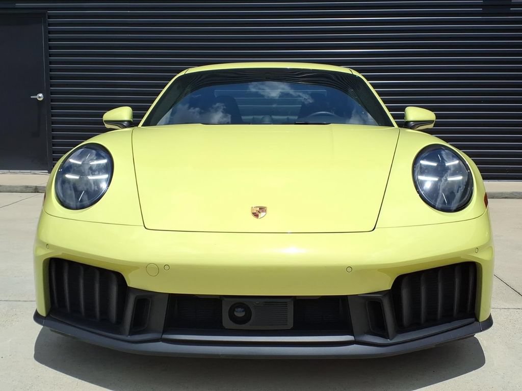Certified 2025 Porsche 911 Carrera GTS RWD image 9