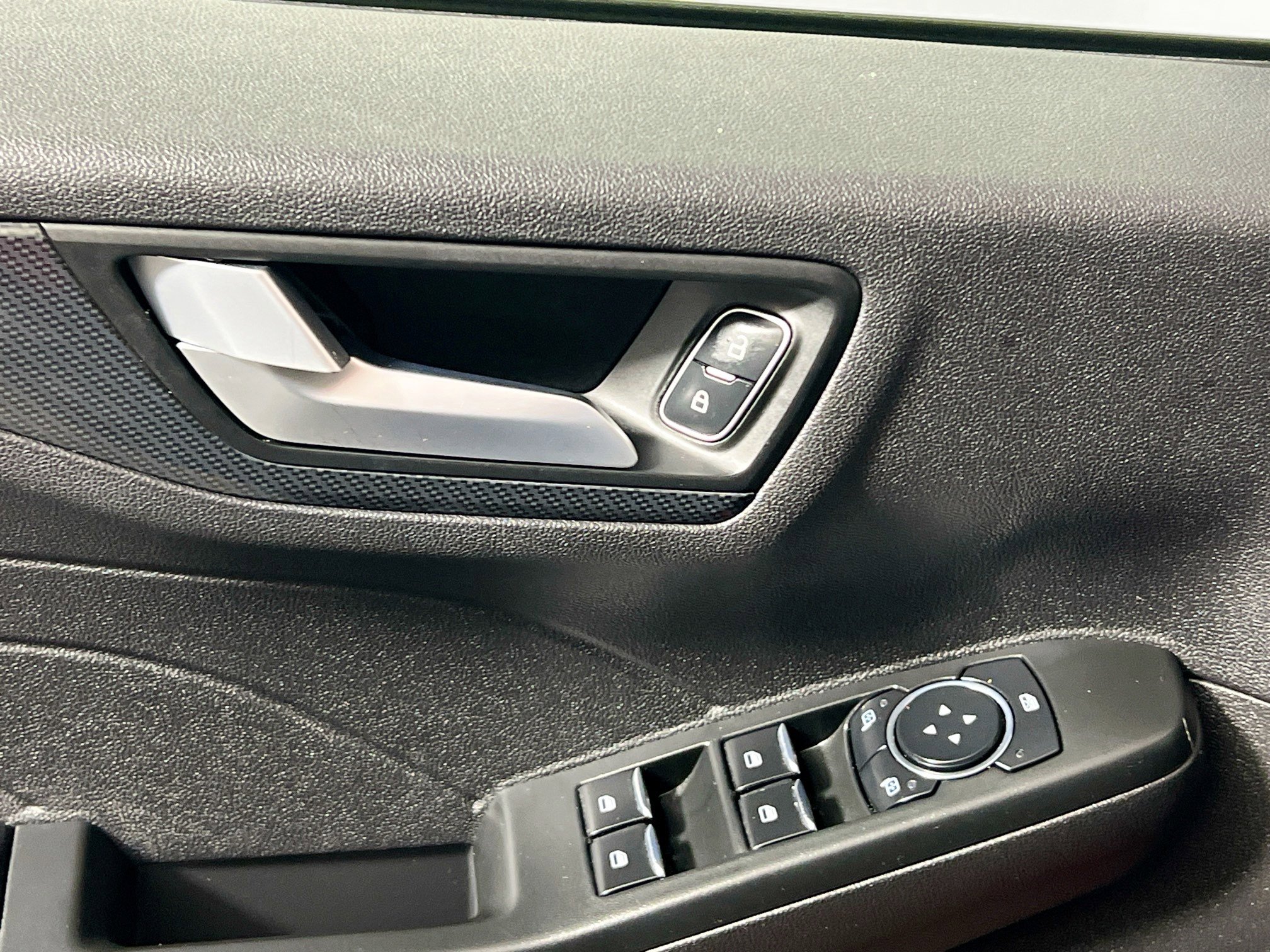 Used 2024 Ford Escape ST-Line image 16