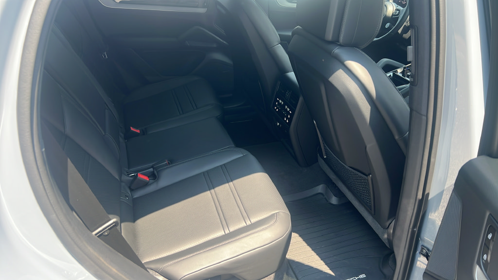 New 2026 Porsche Cayenne E-Hybrid Coupe AWD/4WD image 20