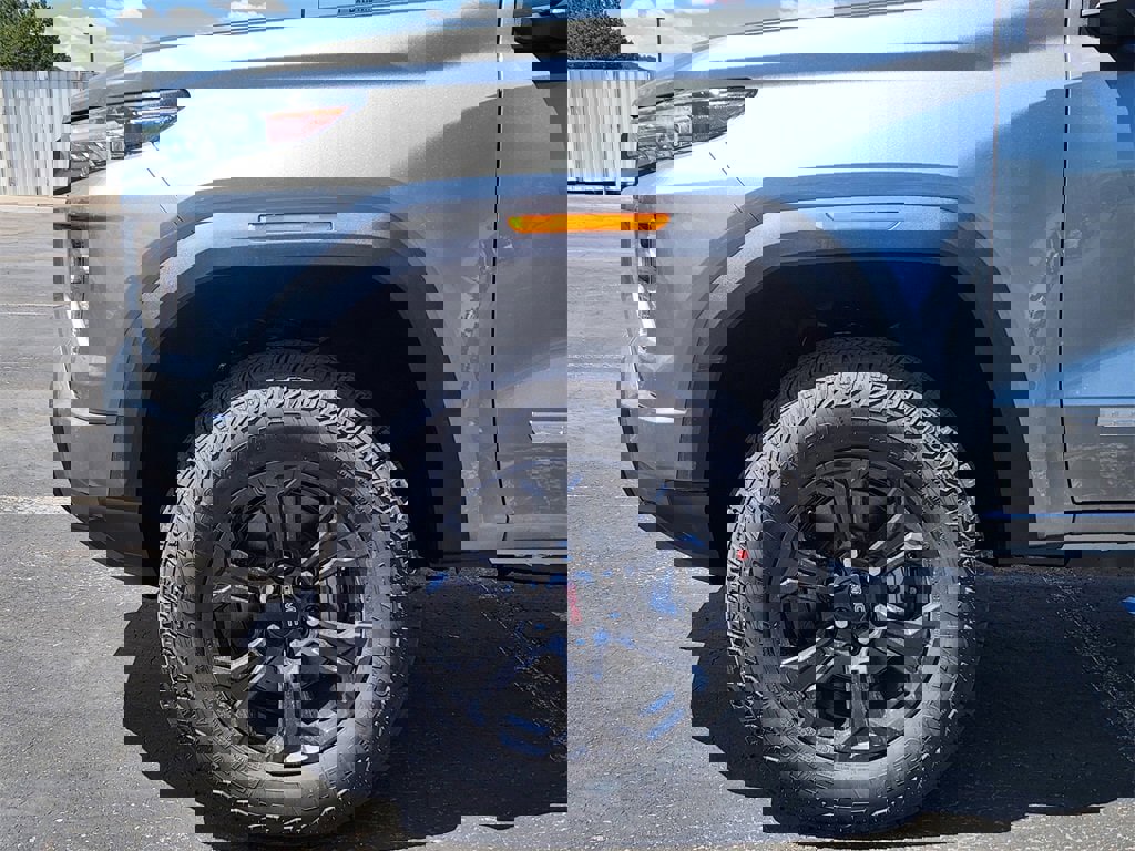 New 2025 GMC Canyon Elevation w/ Convenience Package image 6