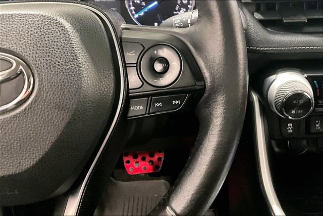 Used 2021 Toyota RAV4 XLE w/ XLE Grade Weather Package image 12