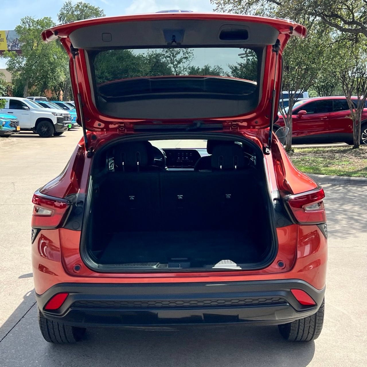 Used 2024 Chevrolet Trax RS w/ Driver Confidence Package FWD image 25