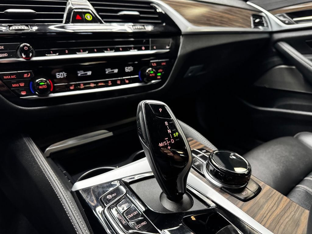 Used 2023 BMW M550i xDrive w/ Executive Package AWD/4WD image 26
