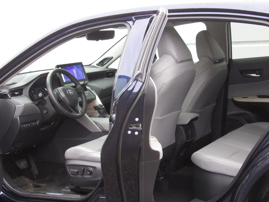 Certified 2024 Toyota Venza Limited image 13