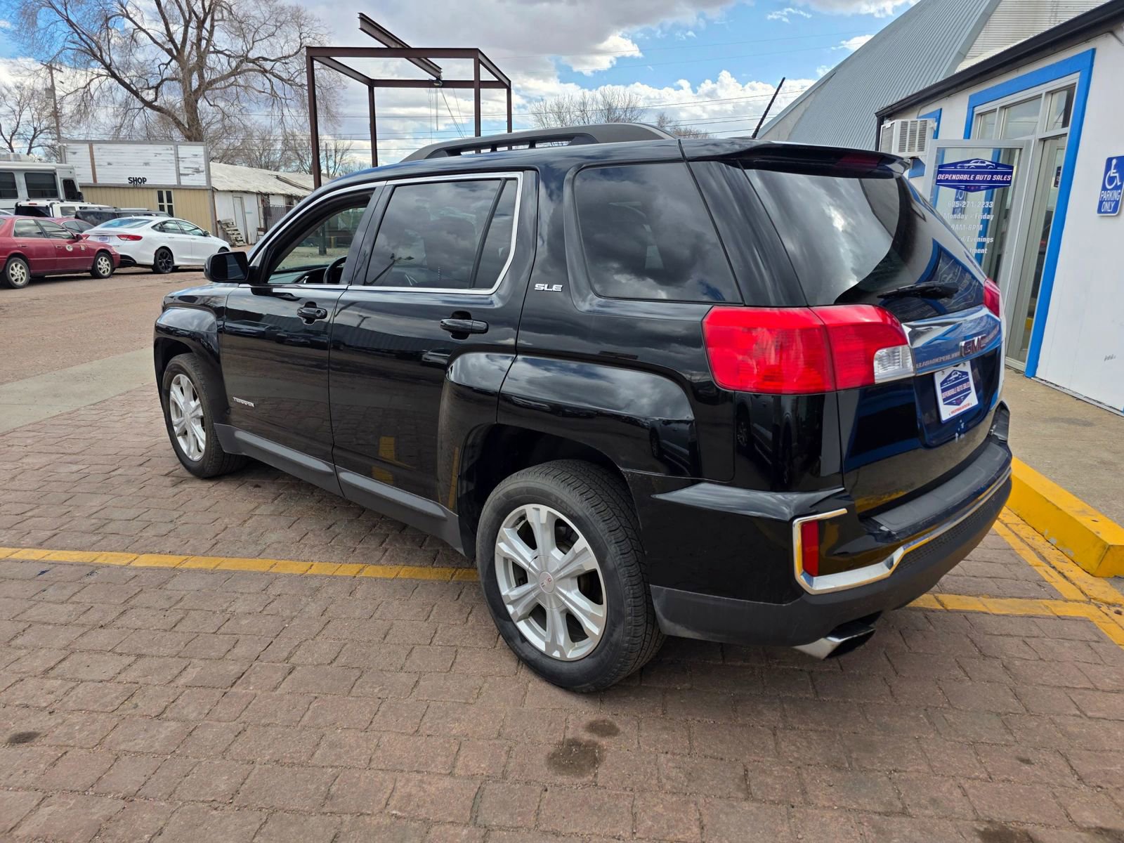 Used 2017 GMC Terrain SLE w/ Driver Alert Package I image 10