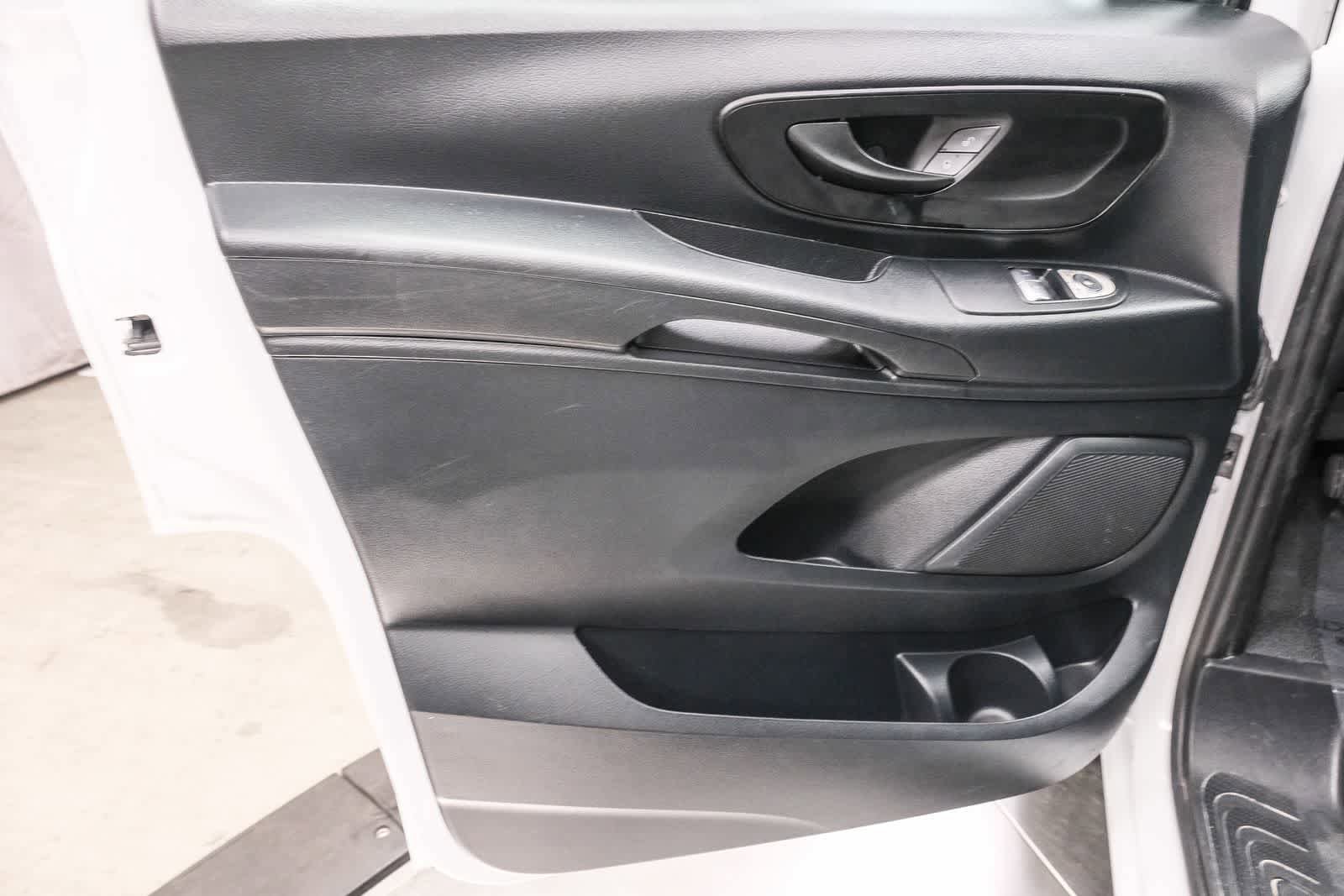Used 2023 Mercedes-Benz Metris image 21