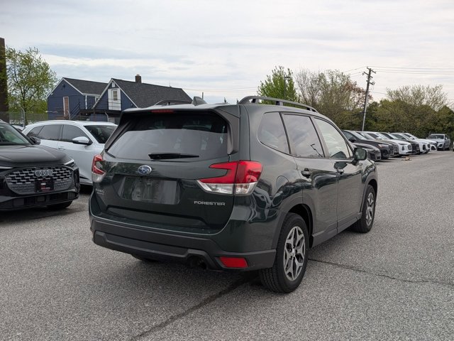 Used 2023 Subaru Forester Premium image 5