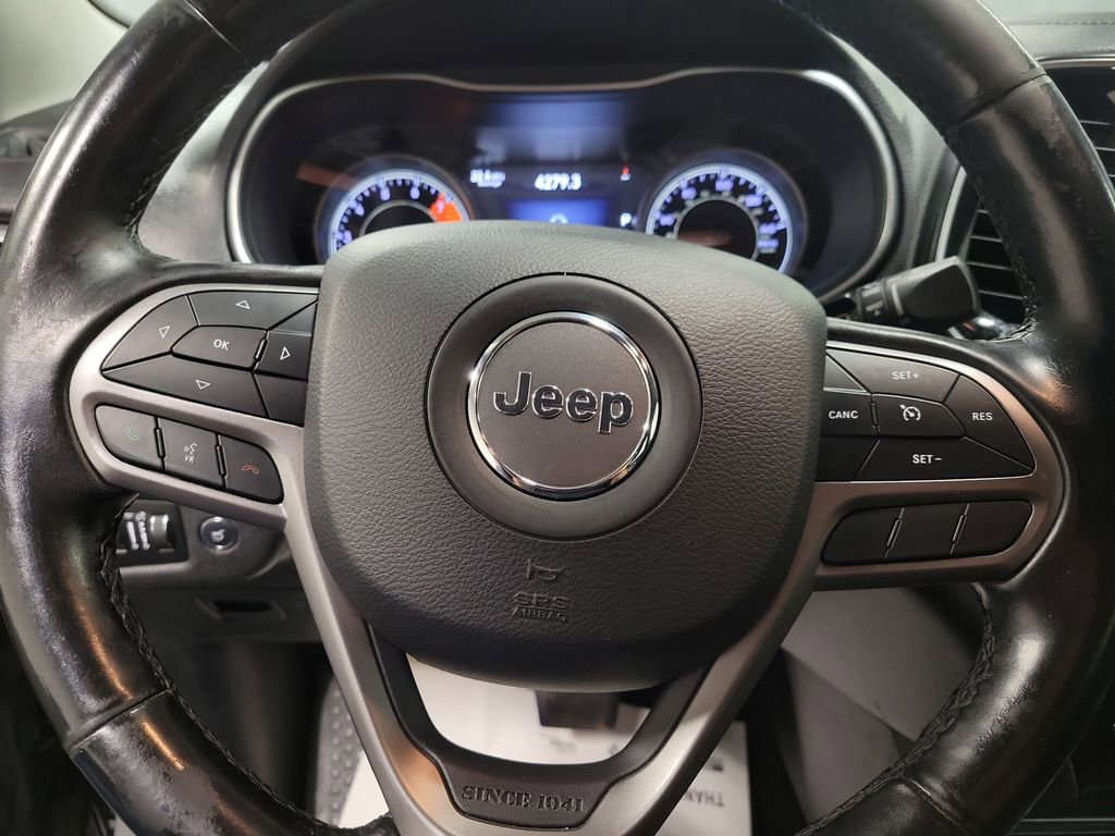 Used 2019 Jeep Cherokee Limited AWD/4WD image 18