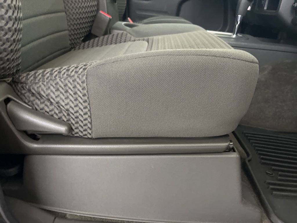 Used 2018 Nissan Frontier SV image 45