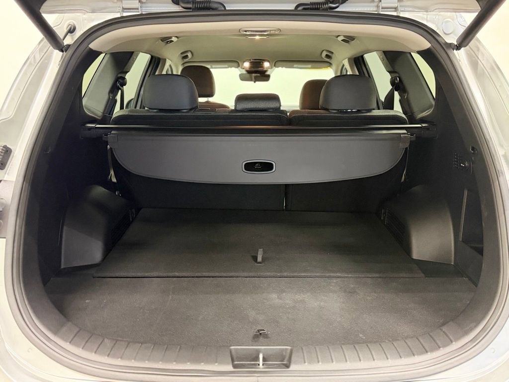 Used 2023 Hyundai Santa Fe SEL image 6