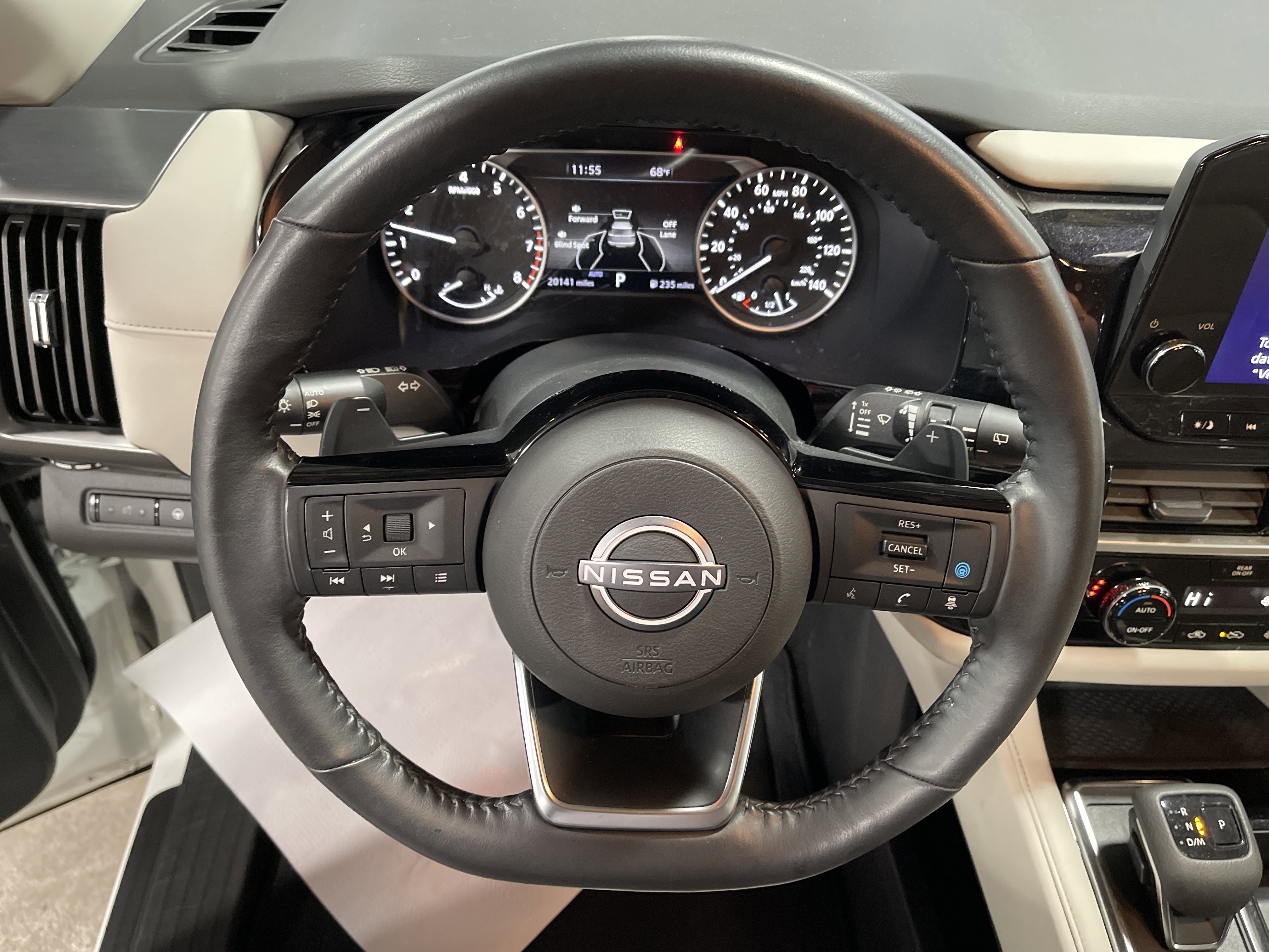 Used 2023 Nissan Pathfinder SL image 18