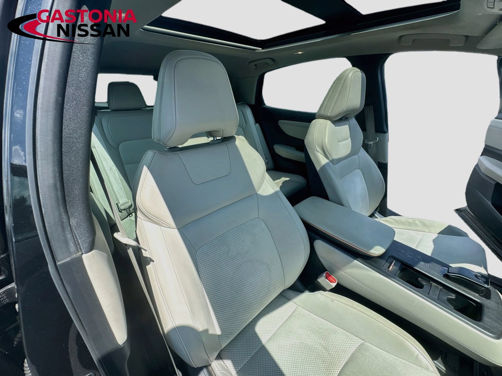 Used 2023 Nissan Ariya FWD image 31