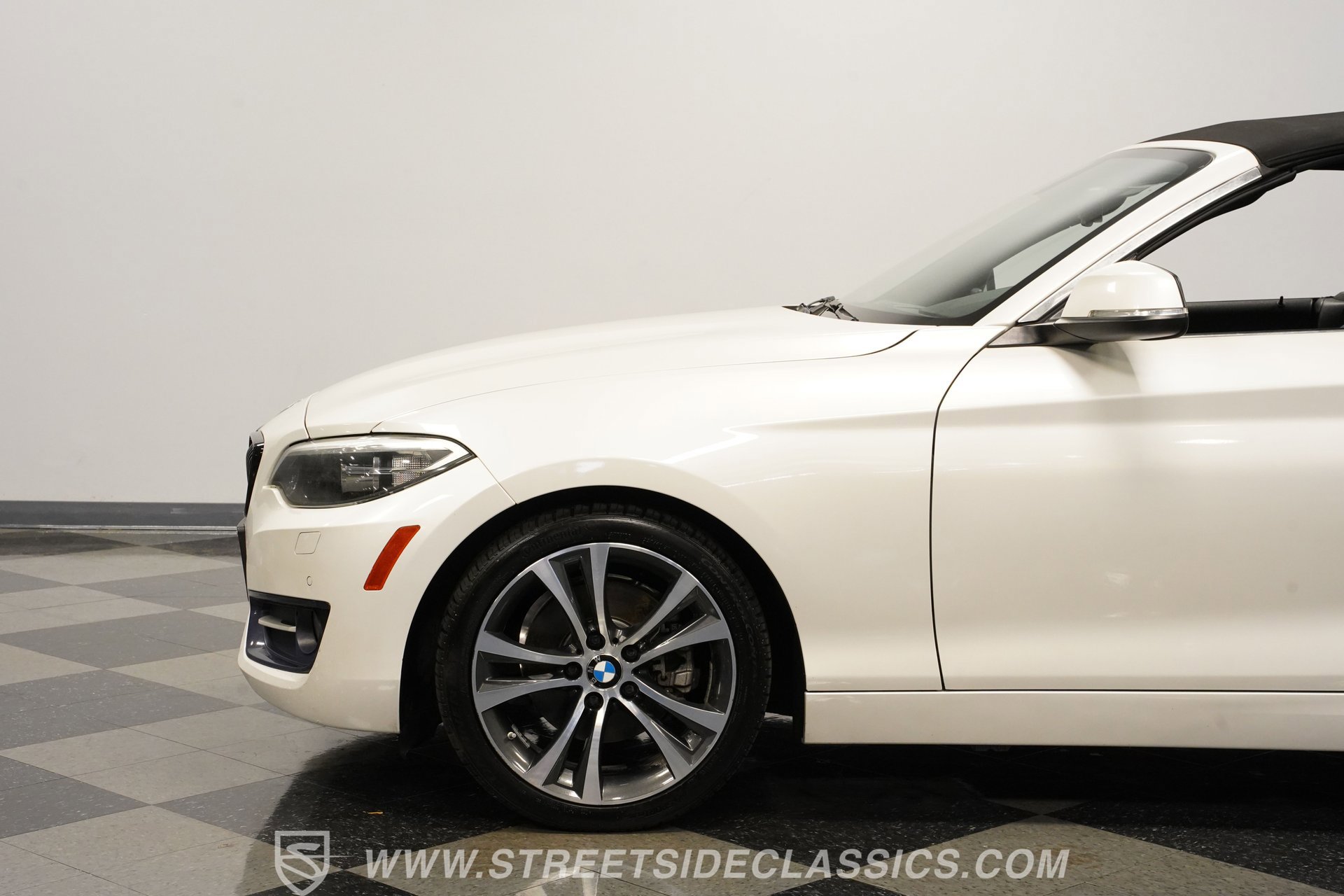 Used 2017 BMW 230i Convertible RWD image 23