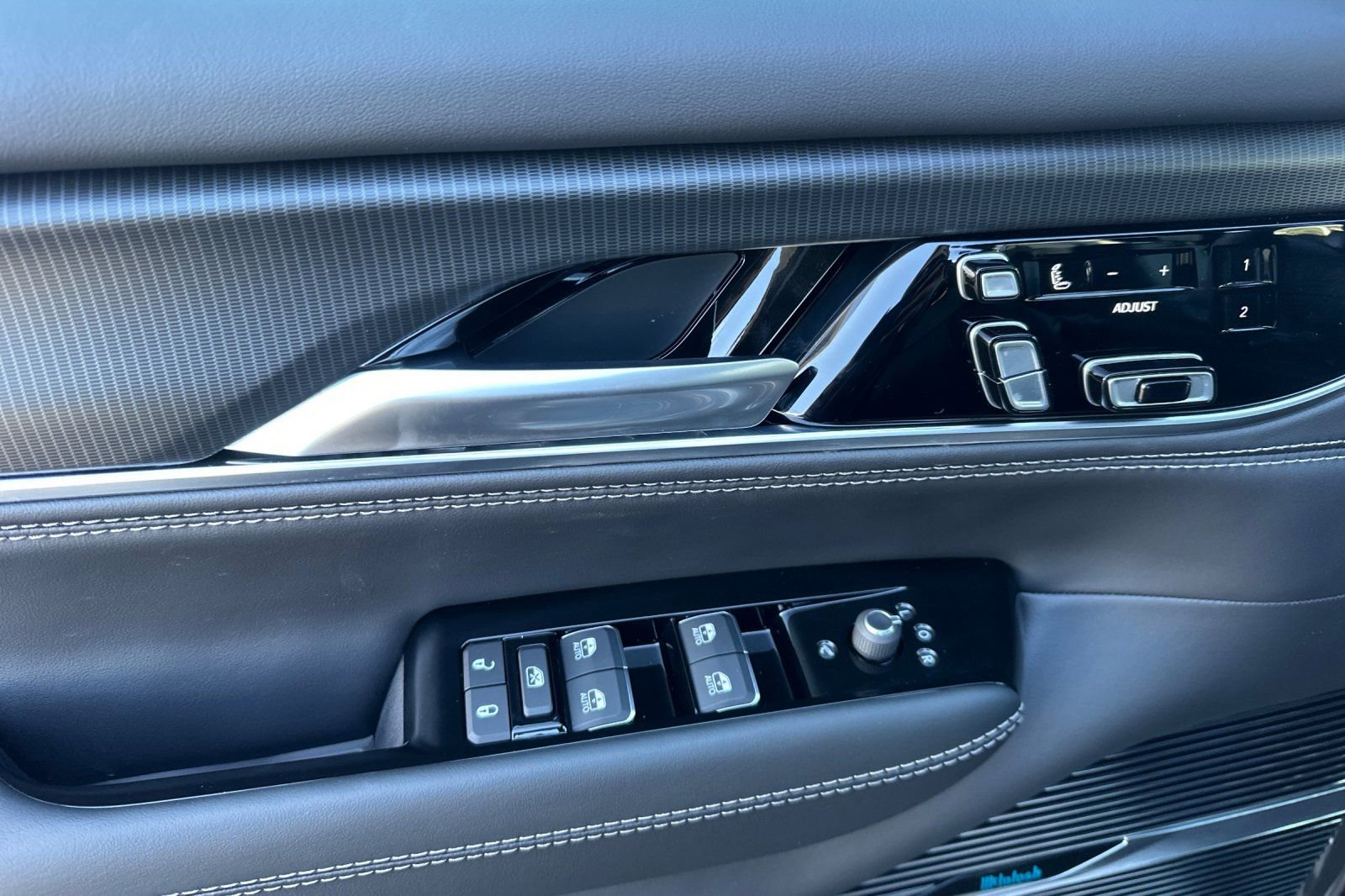 New 2026 Jeep Grand Wagoneer Summit image 13