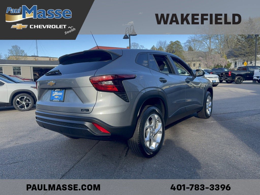 Used 2024 Chevrolet Trax LS w/ LS Convenience Package FWD image 5