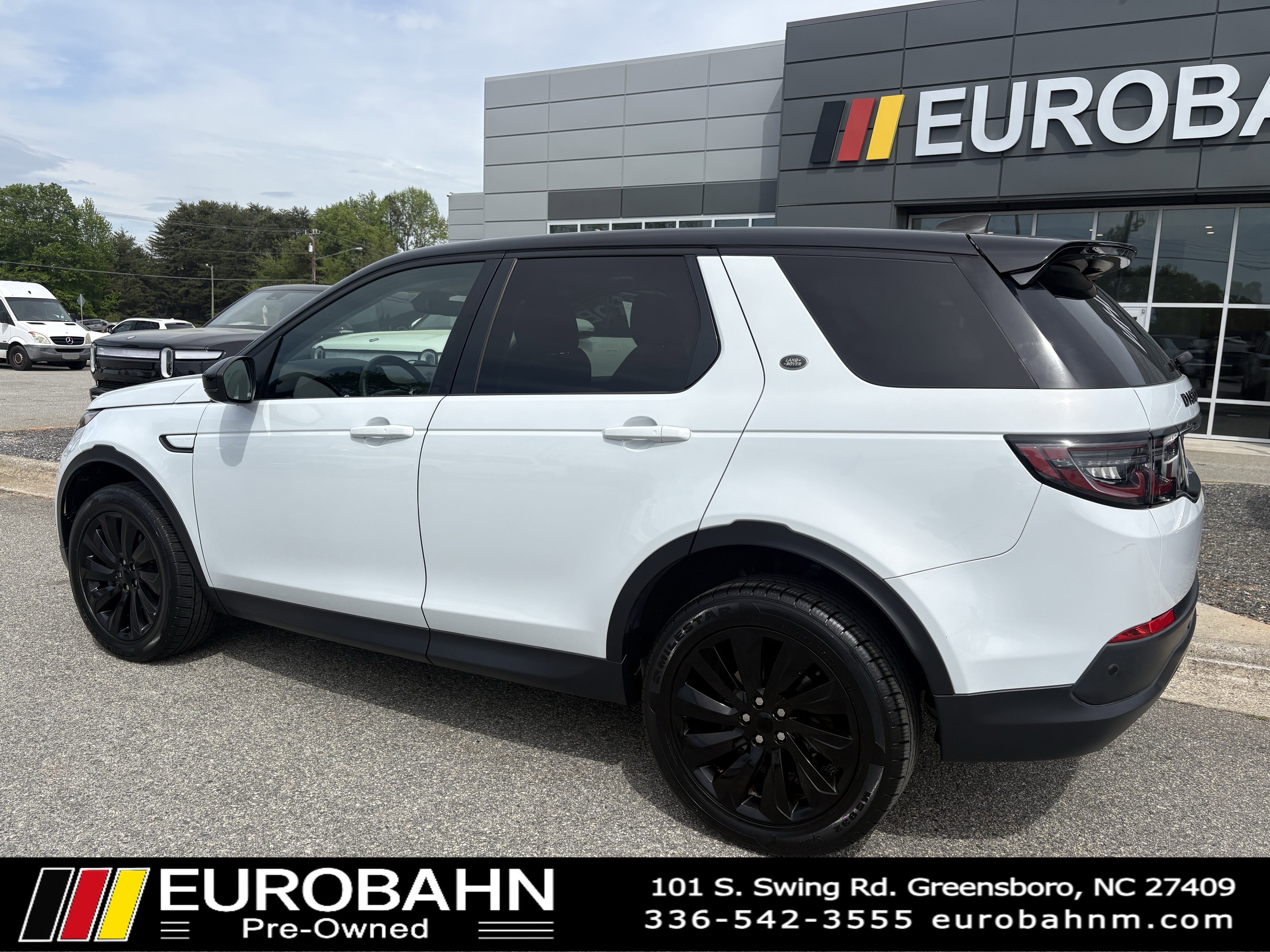 Used 2020 Land Rover Discovery Sport SE image 27