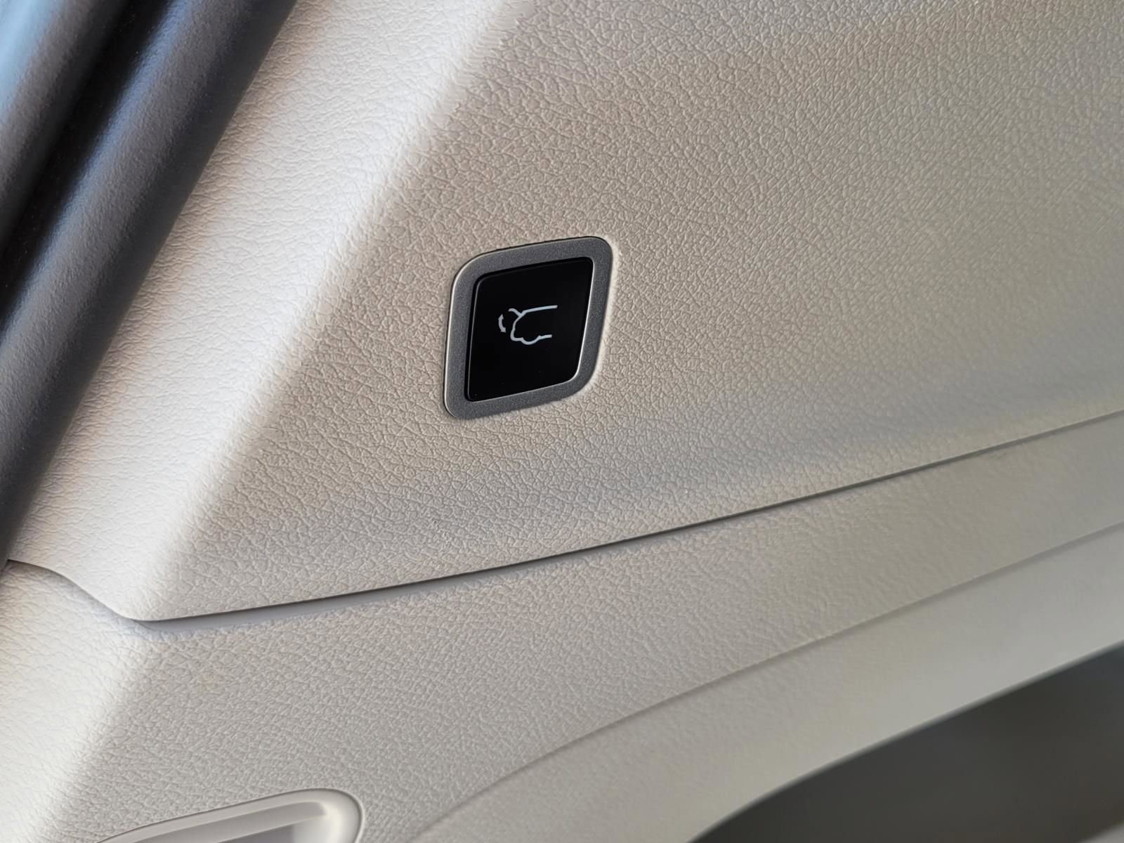 Used 2024 Chrysler Pacifica Touring-L FWD image 14