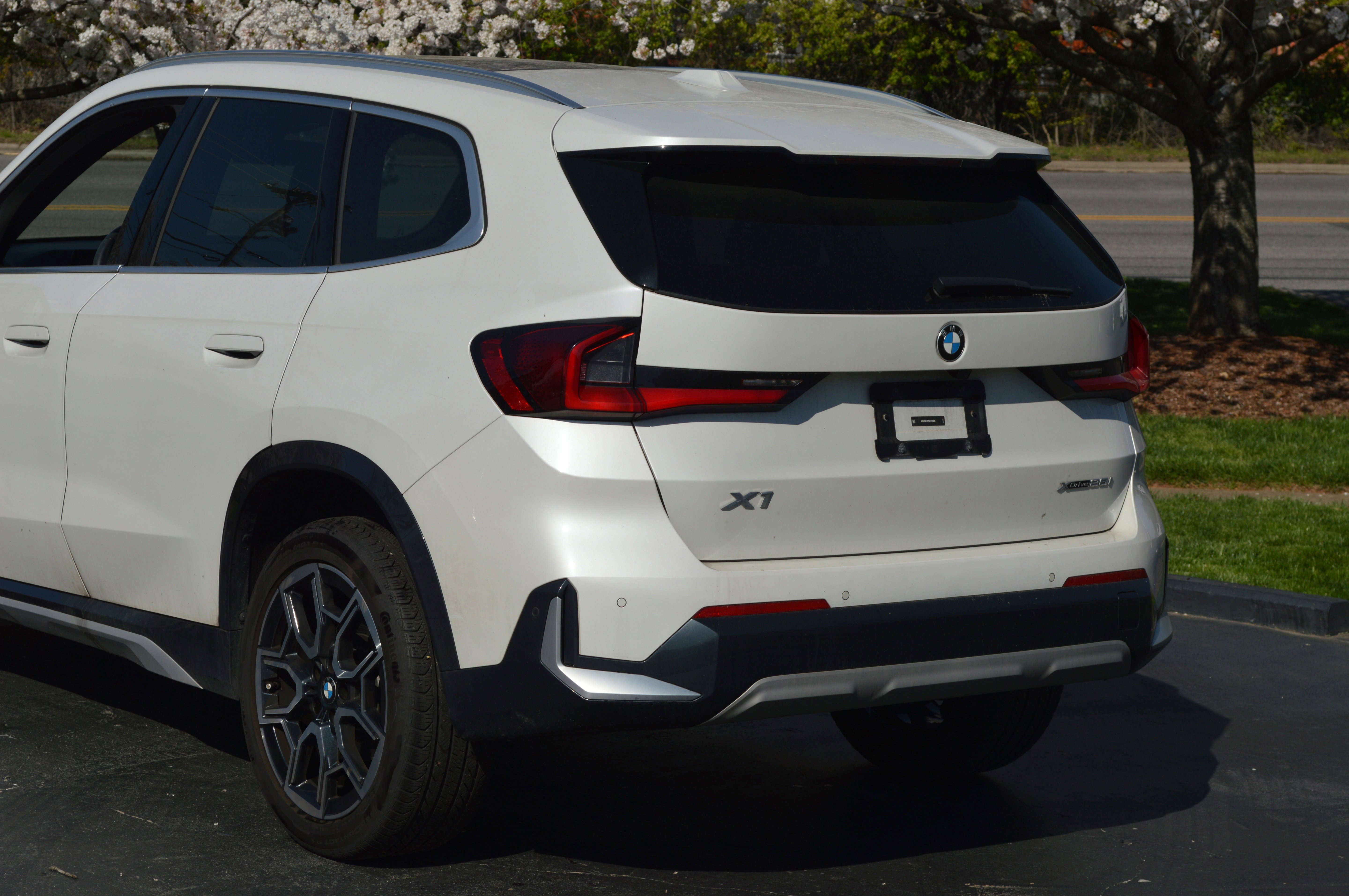 Certified 2024 BMW X1 xDrive28i w/ Convenience Package image 3