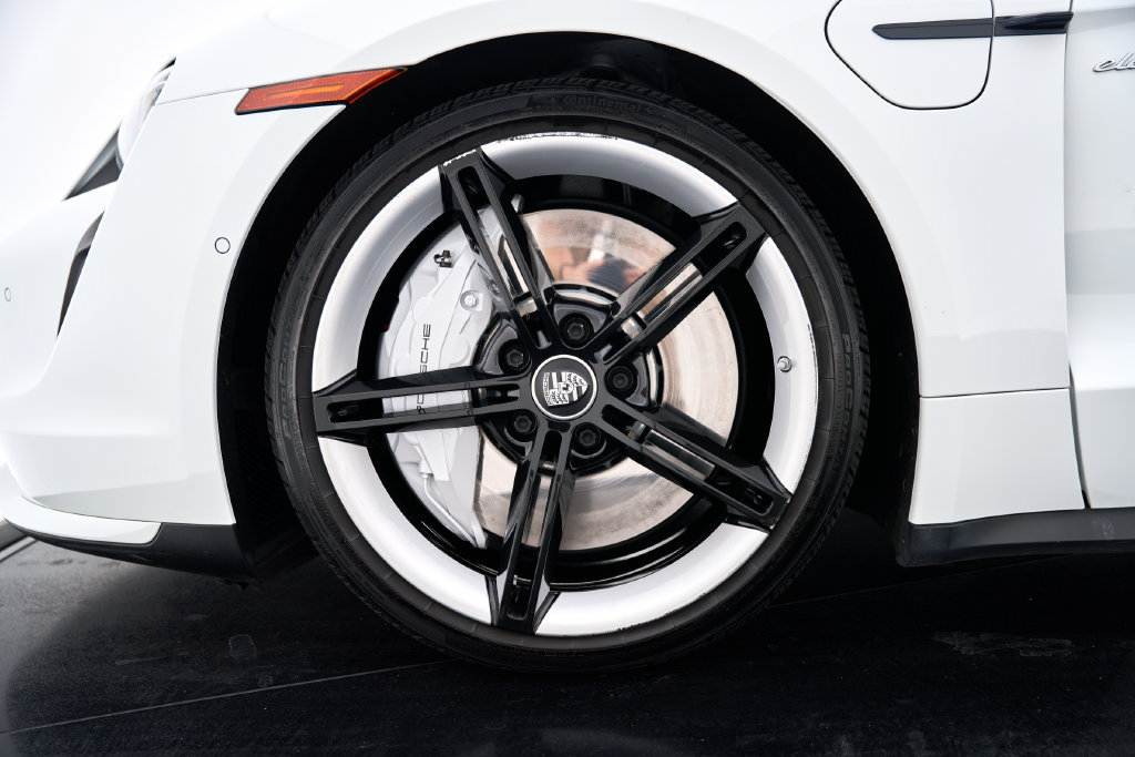 Used 2020 Porsche Taycan Turbo AWD/4WD image 3