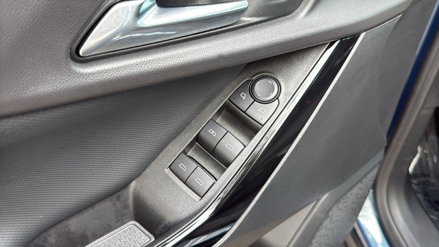 Used 2025 Chevrolet Equinox LT w/ LPO, Floor Liner Package FWD image 17