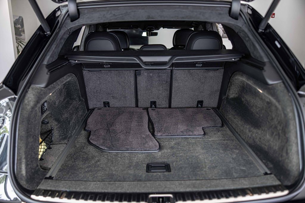 Used 2022 Bentley Bentayga image 16