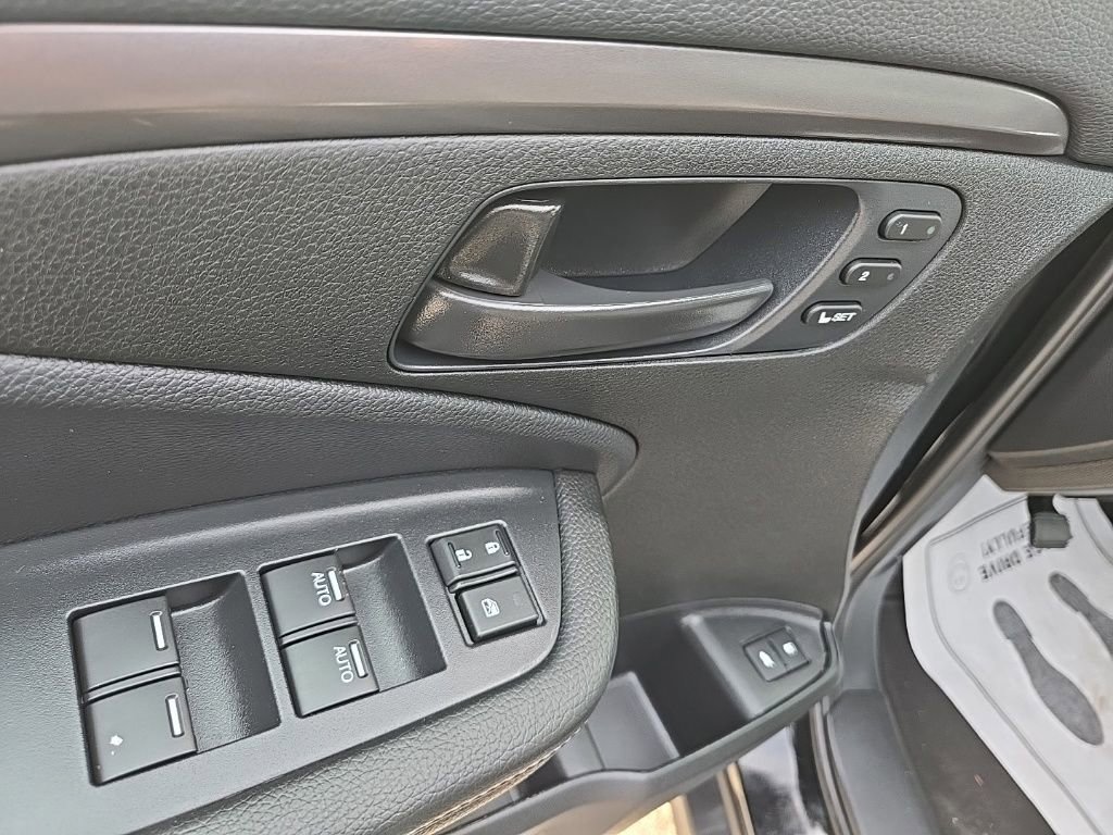 Used 2025 Honda Passport EX-L image 15