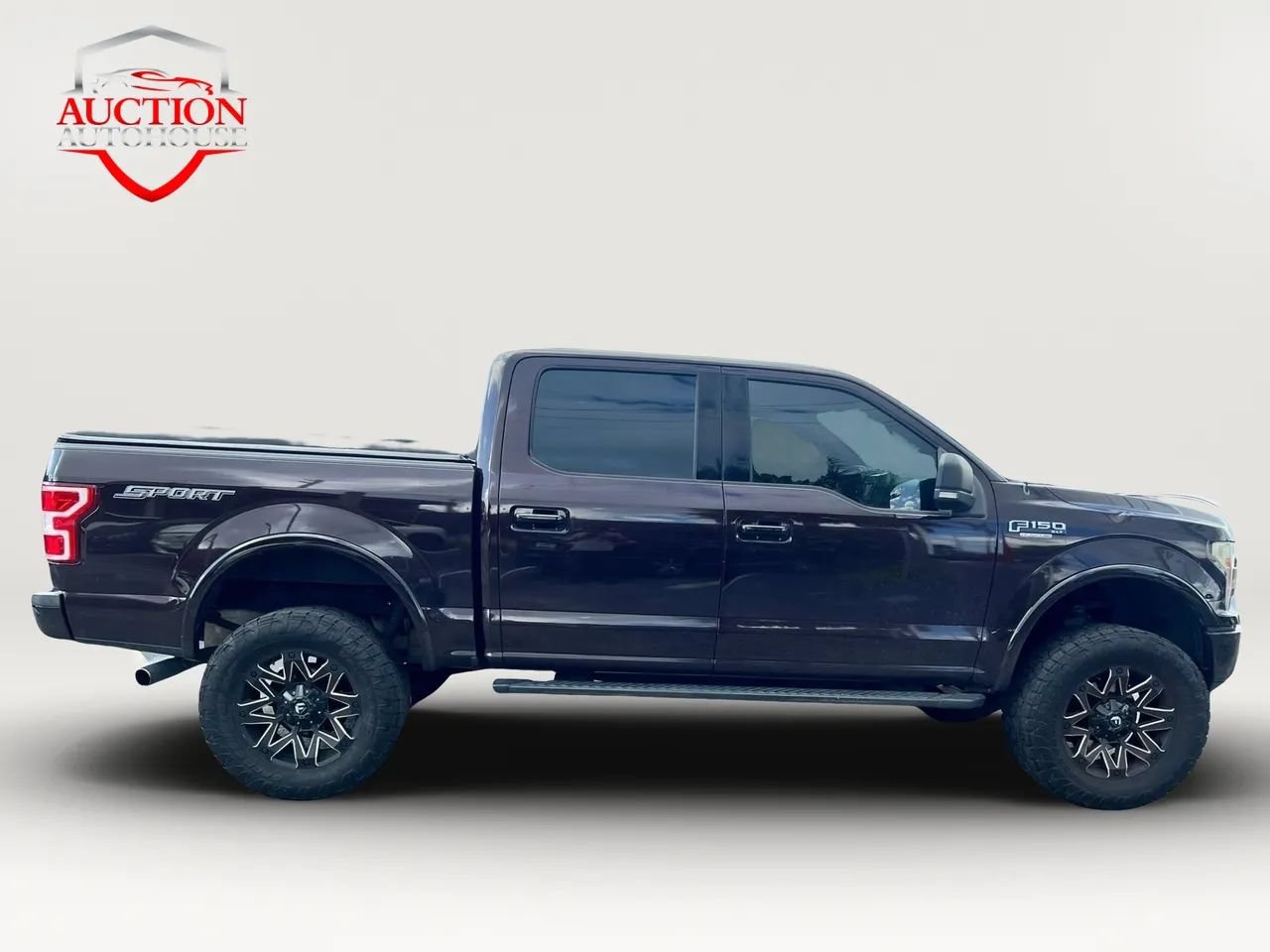 Used 2018 Ford F150 XLT w/ Equipment Group 302A Luxury RWD image 4