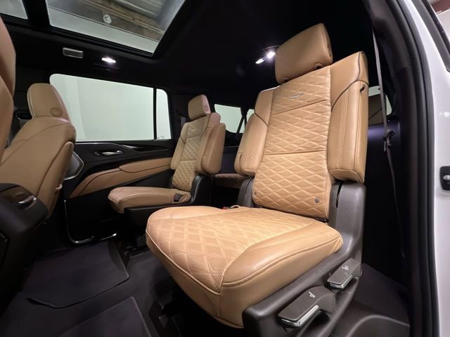 Certified 2022 Cadillac Escalade ESV Premium Luxury w/ Performance Package AWD/4WD image 26