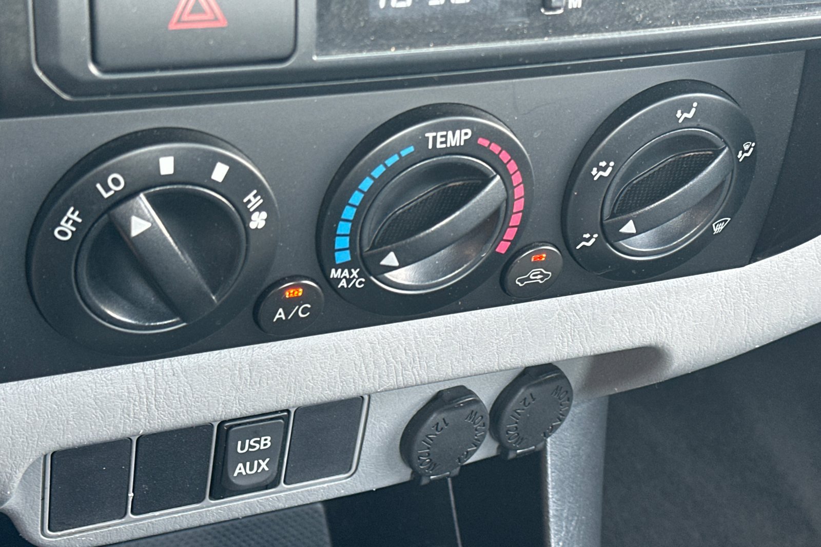 Used 2014 Toyota Tacoma 4x4 Regular Cab image 18