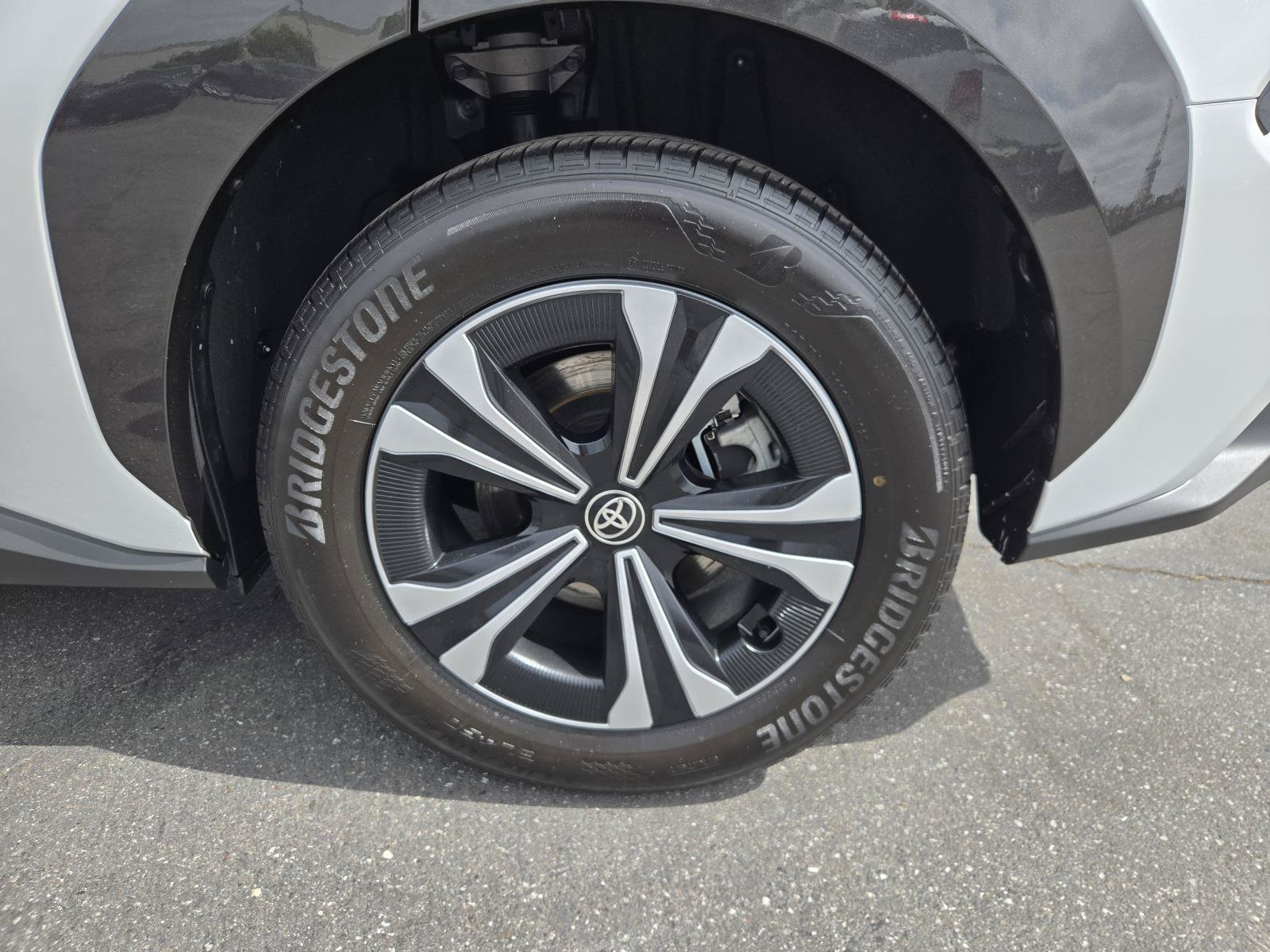 Used 2025 Toyota bZ4X FWD w/ Weather Package image 32
