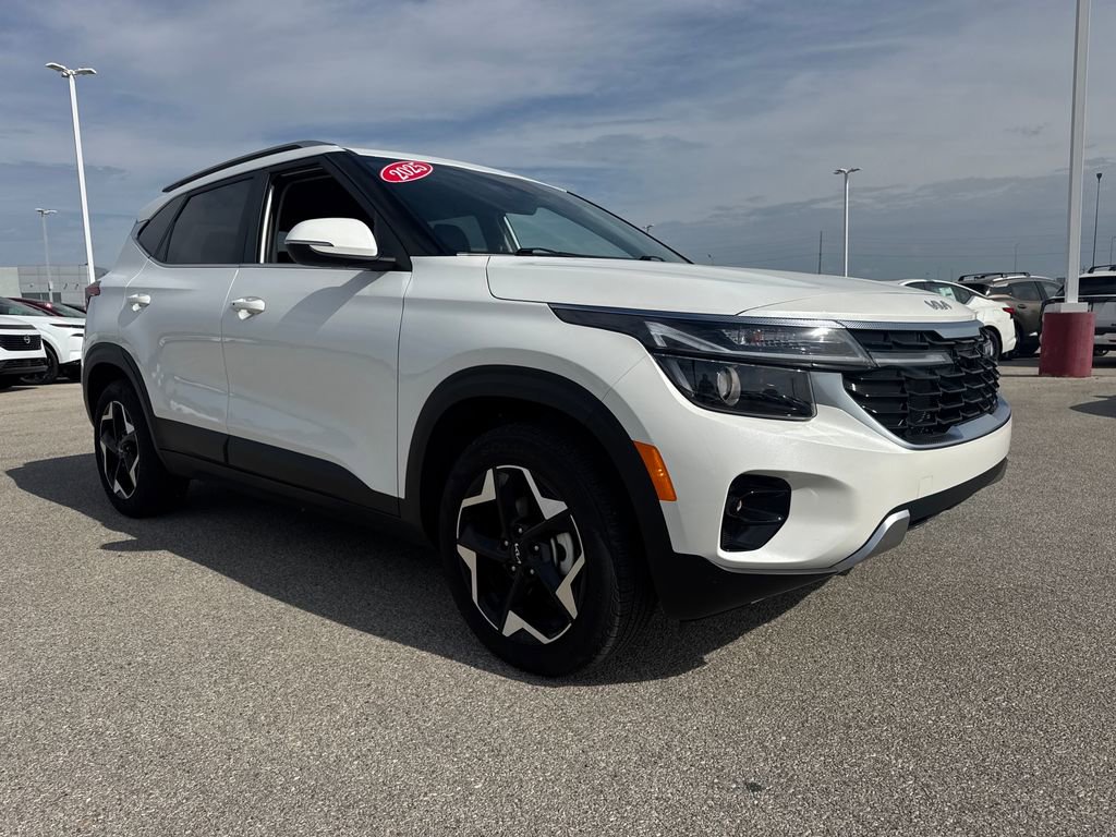 Used 2025 Kia Seltos EX image 9
