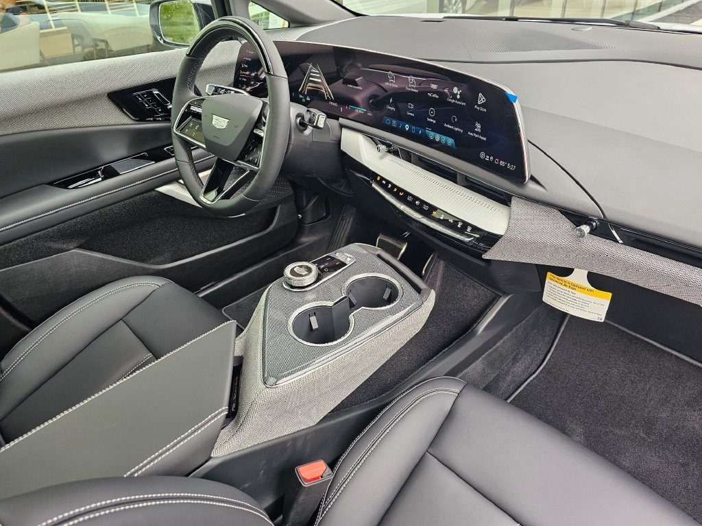 New 2026 Cadillac Optiq Sport 1 AWD/4WD image 10