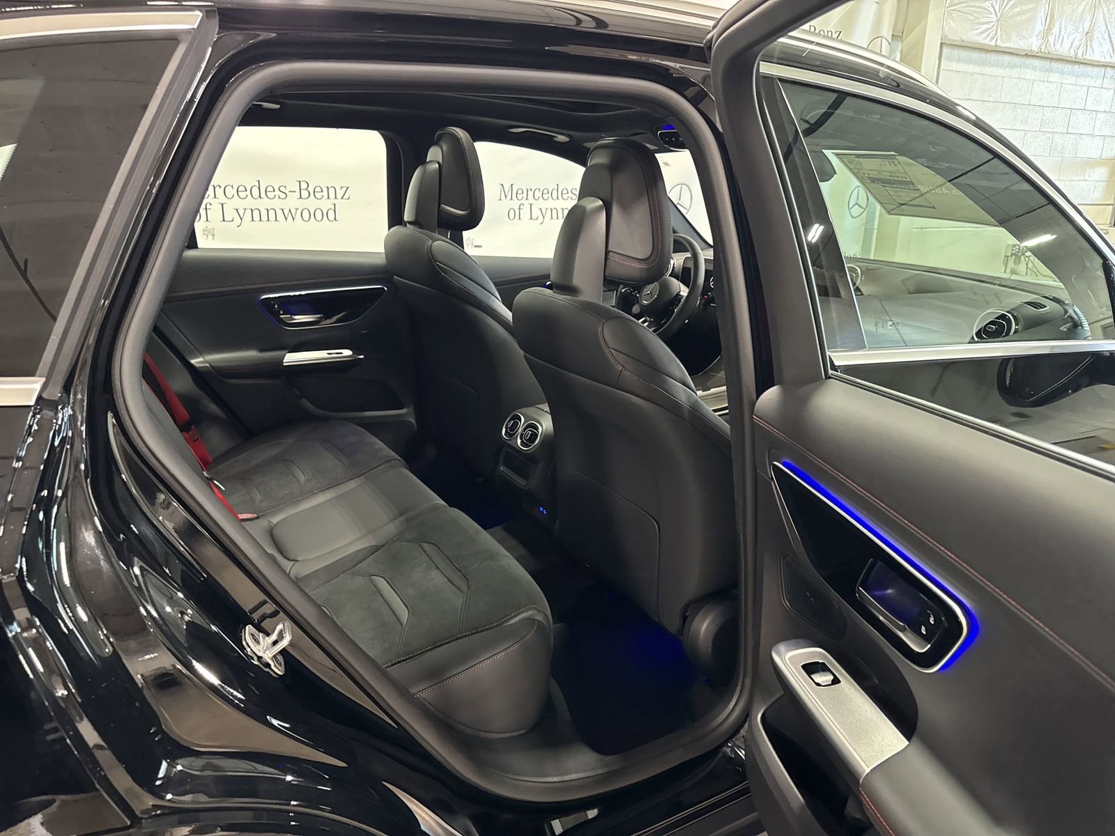 New 2025 Mercedes-Benz GLC 43 AMG 4MATIC image 13