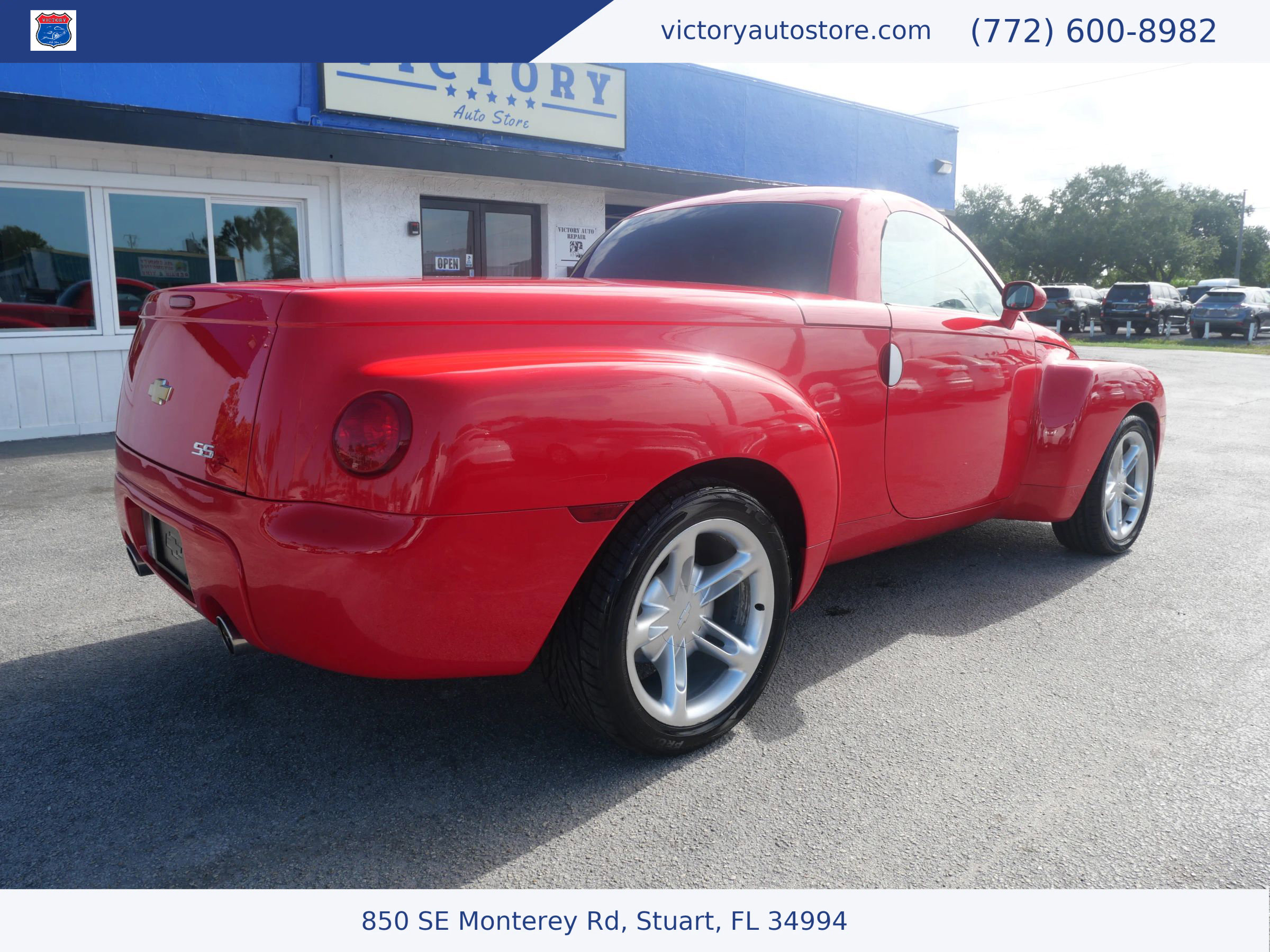 Used 2003 Chevrolet SSR w/ Preferred Equipment Group image 5