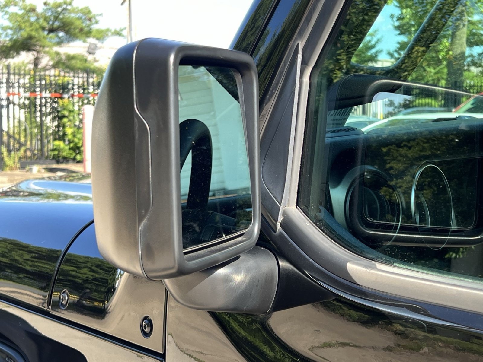 Used 2020 Jeep Wrangler Sport AWD/4WD image 15