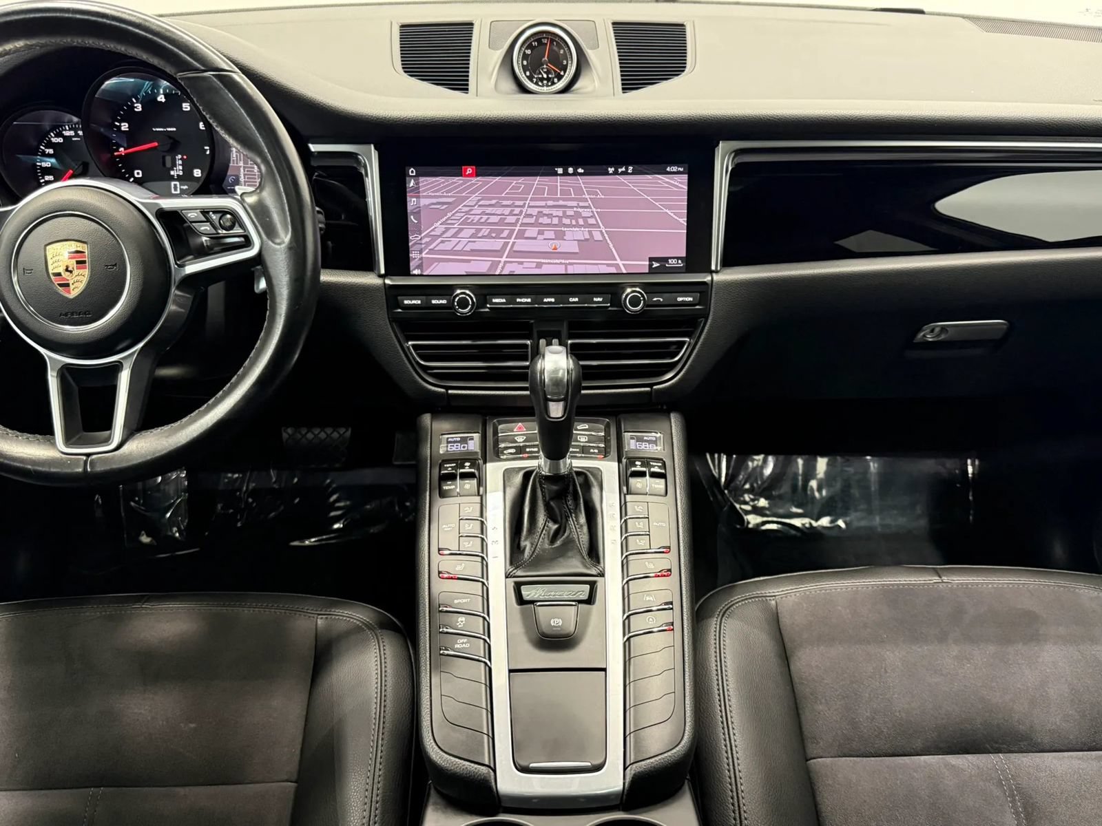 Used 2020 Porsche Macan AWD/4WD image 19