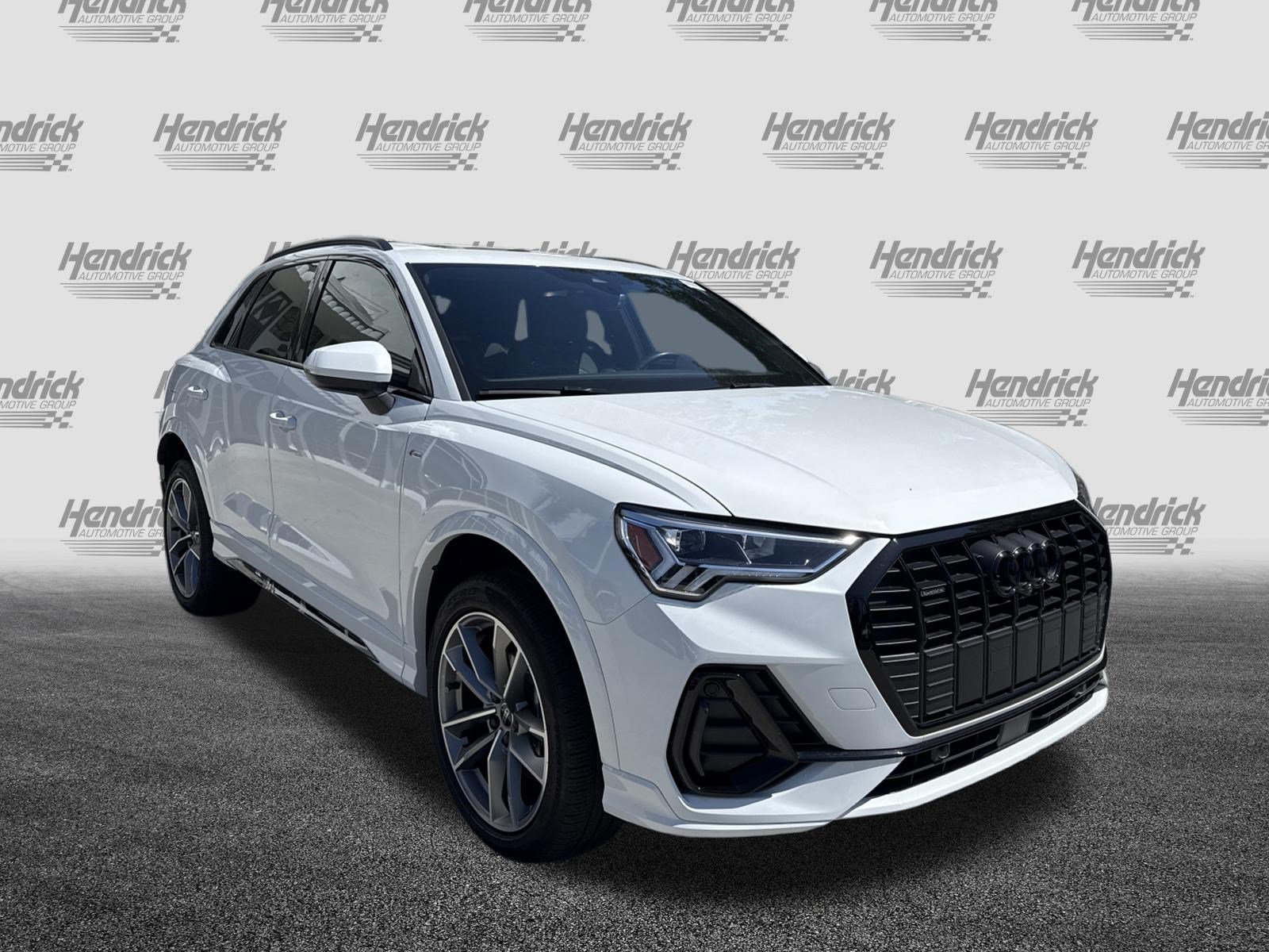 Used 2023 Audi Q3 2.0T Premium Plus AWD/4WD image 2