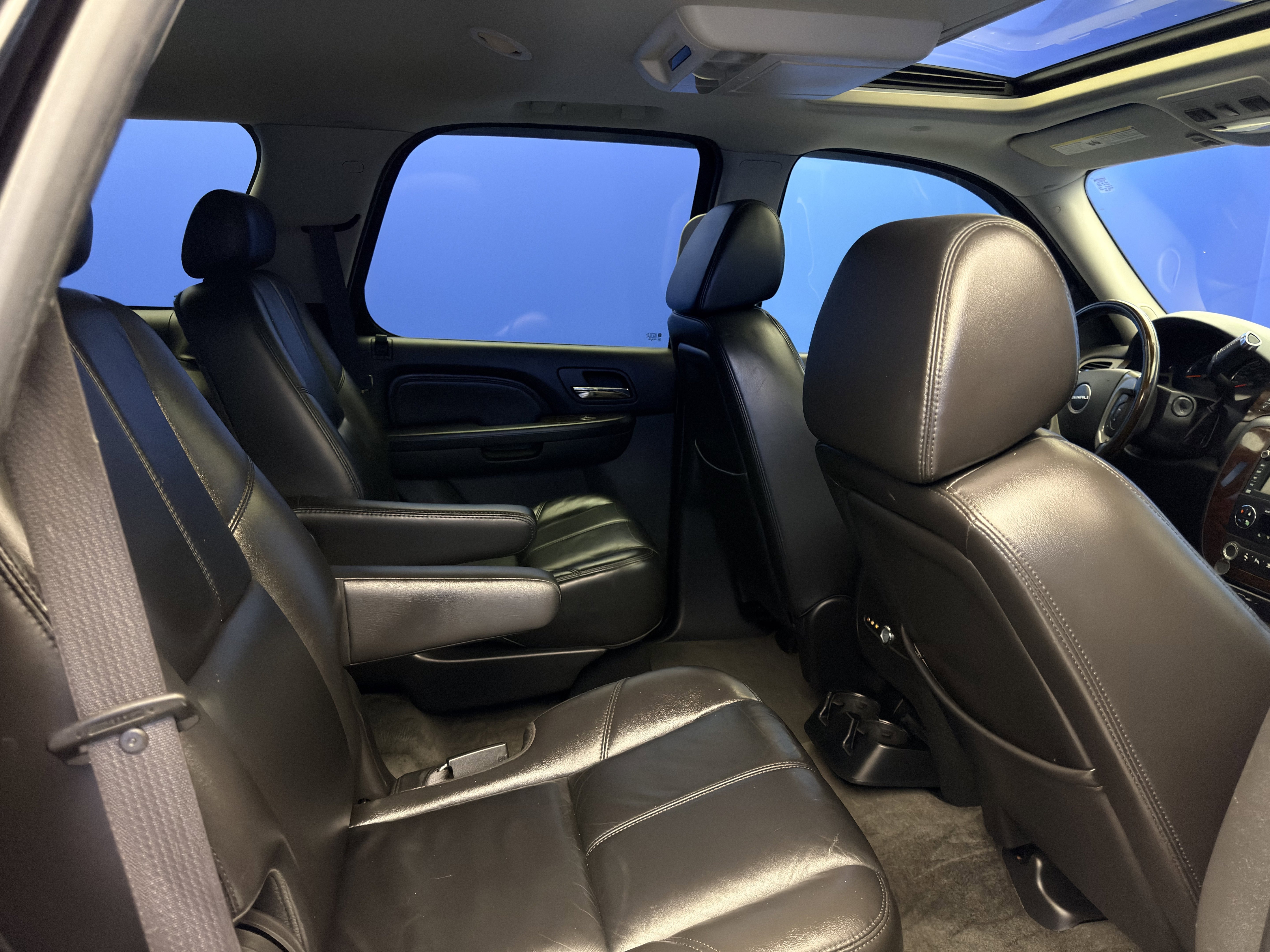 Used 2008 GMC Yukon Denali image 27