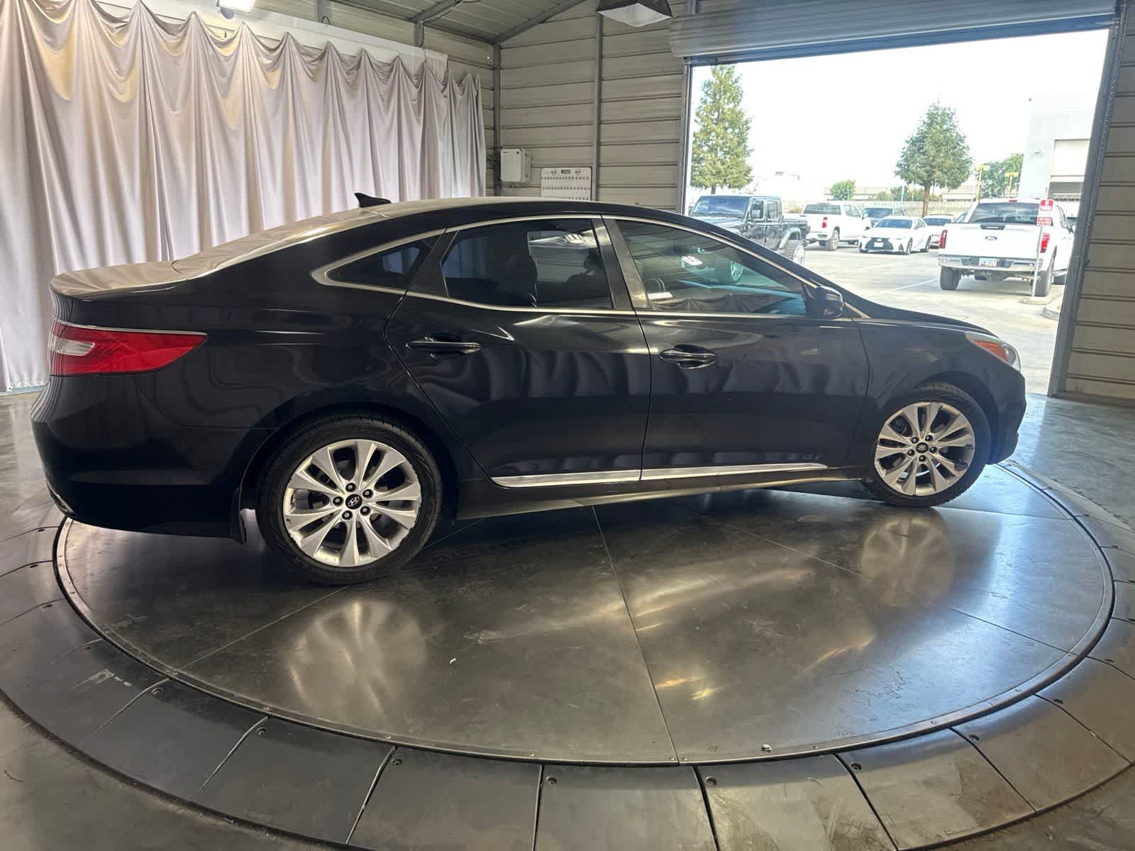 Used 2012 Hyundai Azera FWD image 4