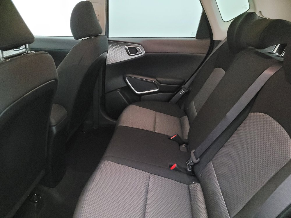 Used 2023 Kia Soul LX image 18