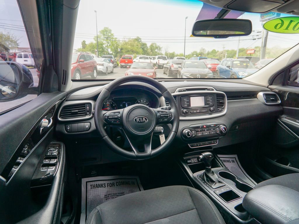 Used 2016 Kia Sorento AWD w/ LX Convenience Package image 9