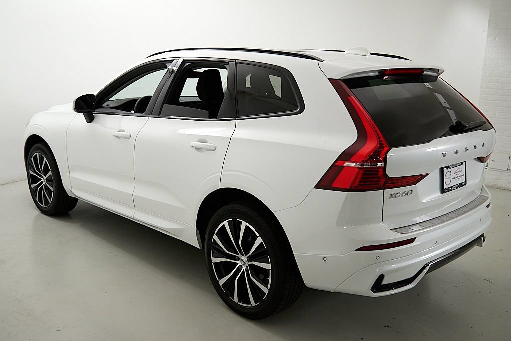 Certified 2024 Volvo XC60 B5 Plus w/ Protection Package Premier AWD/4WD image 7