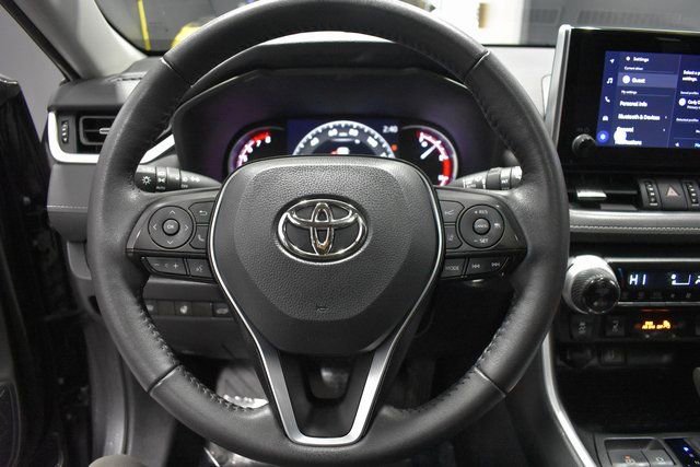 Used 2023 Toyota RAV4 XLE Premium image 27