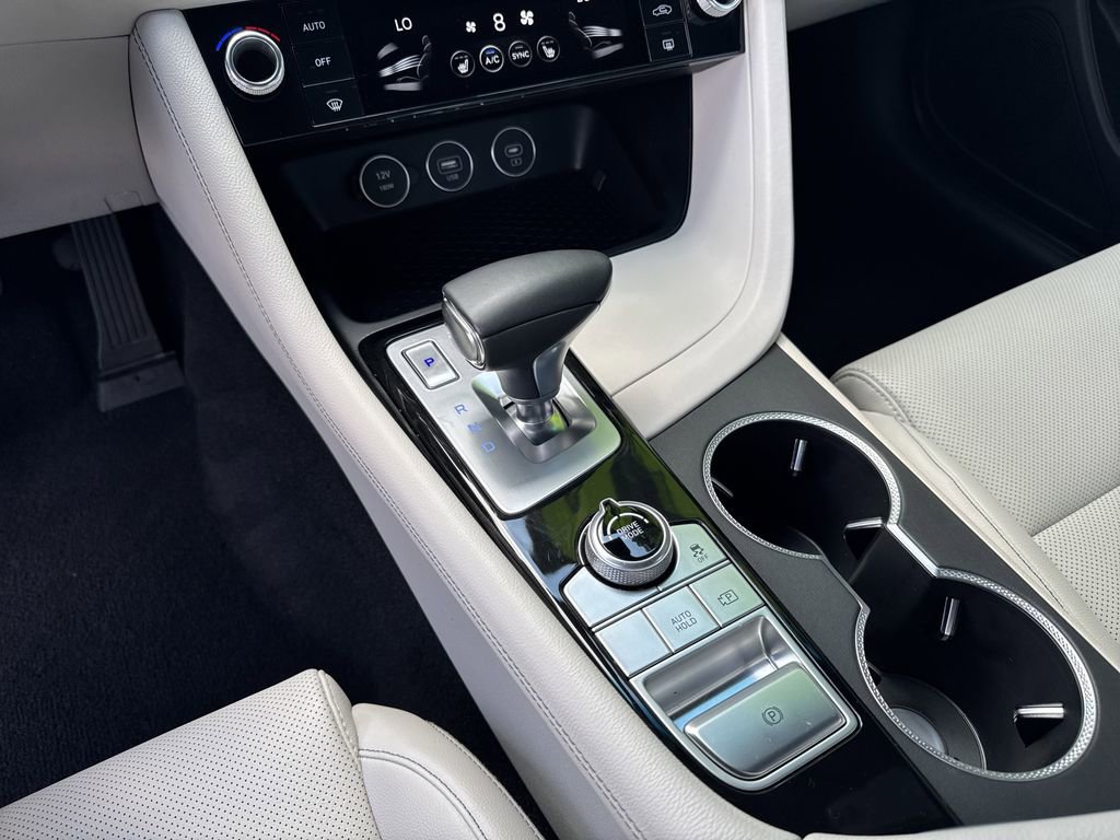 New 2025 Genesis G70 2.5T image 32