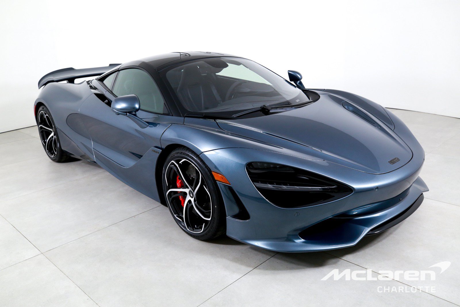 Used 2025 McLaren 750S RWD image 3