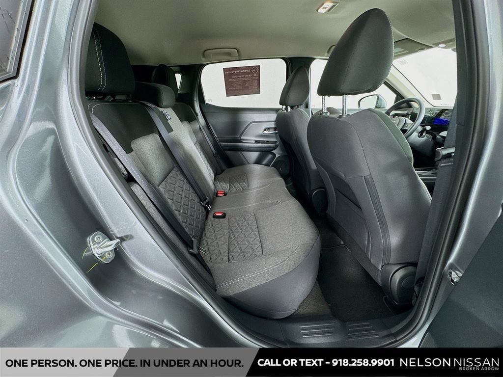 Used 2025 Nissan Kicks SV AWD/4WD image 24