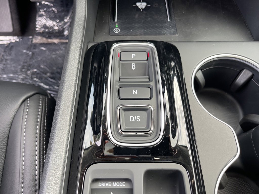 New 2025 Honda Pilot Touring image 11