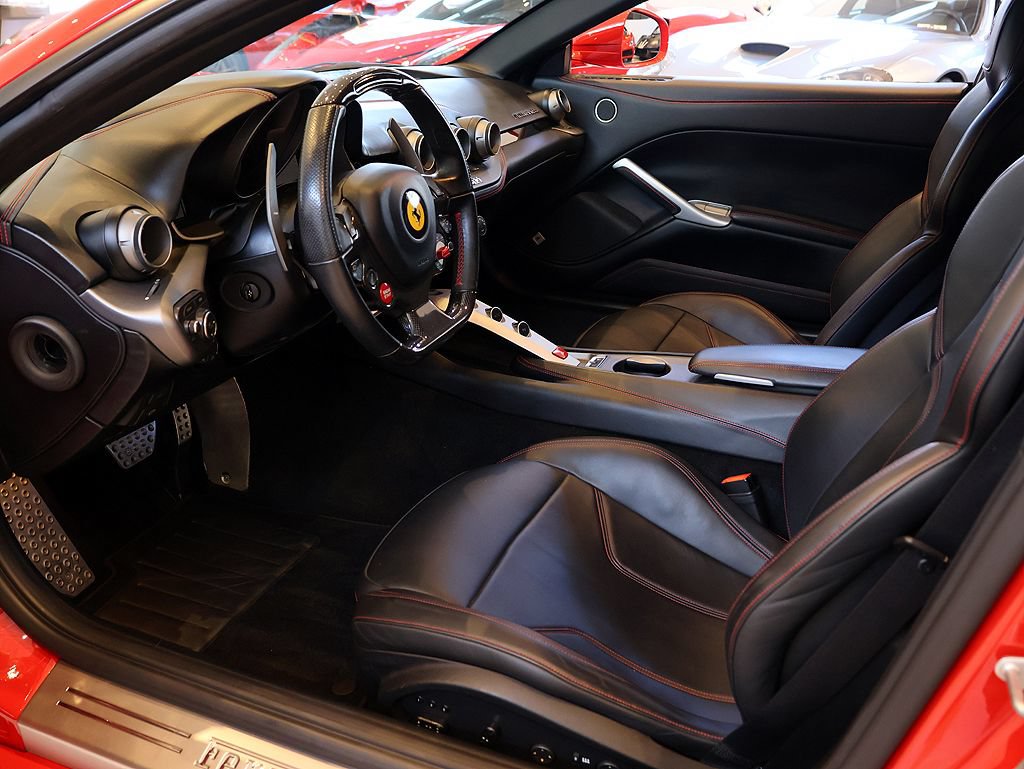 Certified 2014 Ferrari F12 Berlinetta RWD image 4