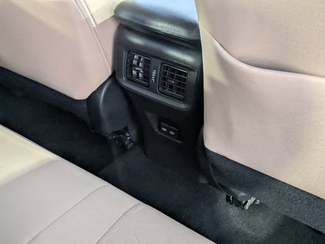 Used 2022 Toyota RAV4 XLE image 29